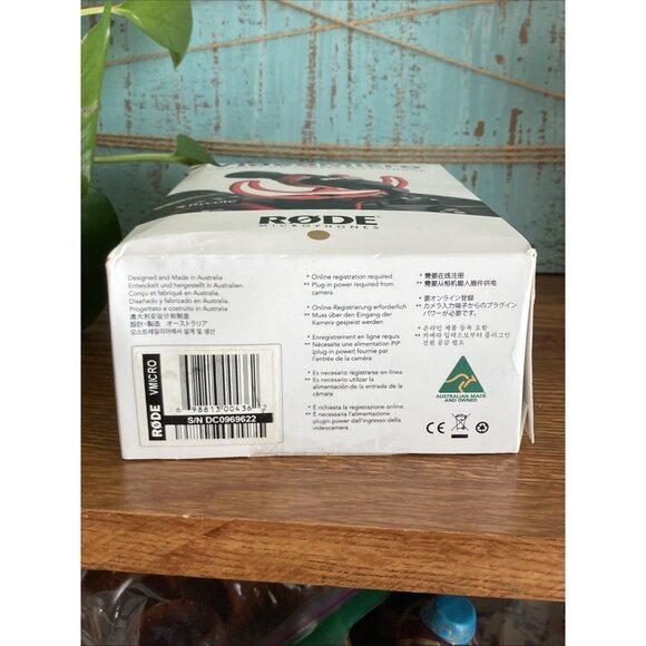 Rode VideoMicro Compact On-Camera Microphone with Rycote Lyre Shock Mount, Auxil - Picture 7 of 8